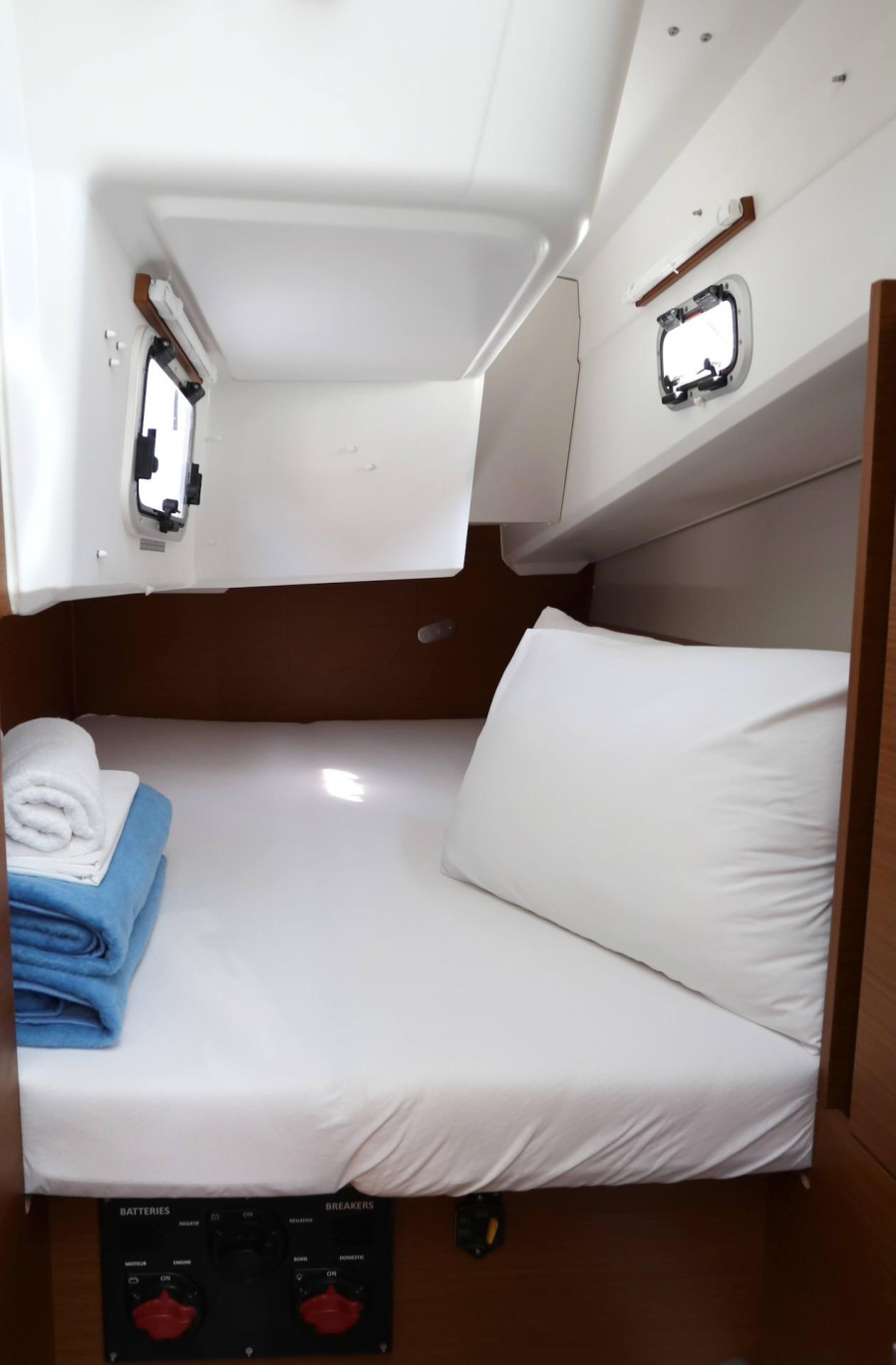 Sun Odyssey 380 — photo 7