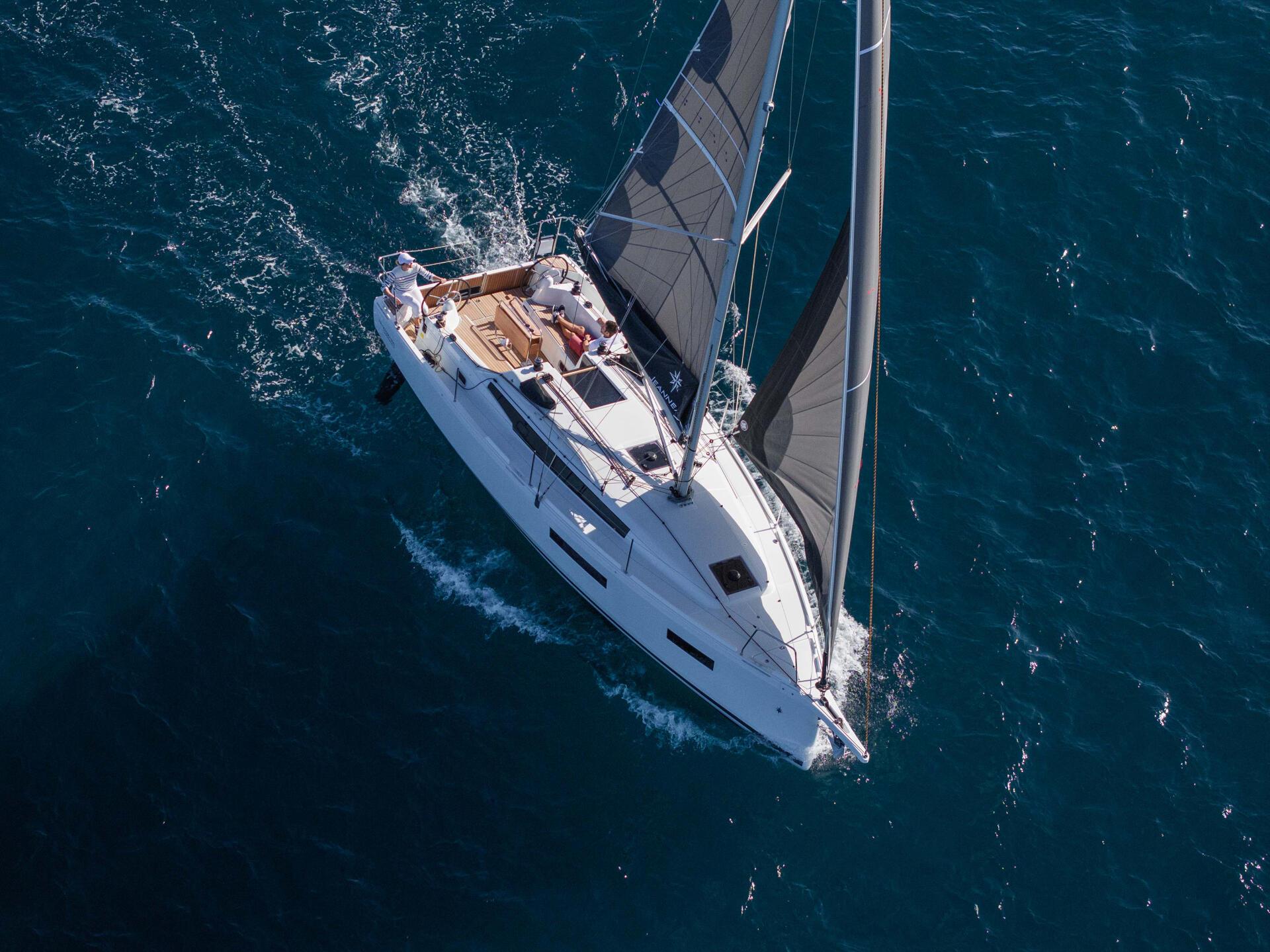 Sun Odyssey 350 — photo 1