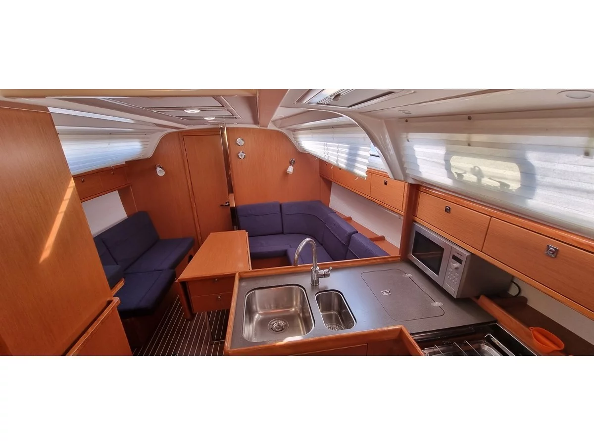 Bavaria Cr 37 (Menkar) Interior image - 16