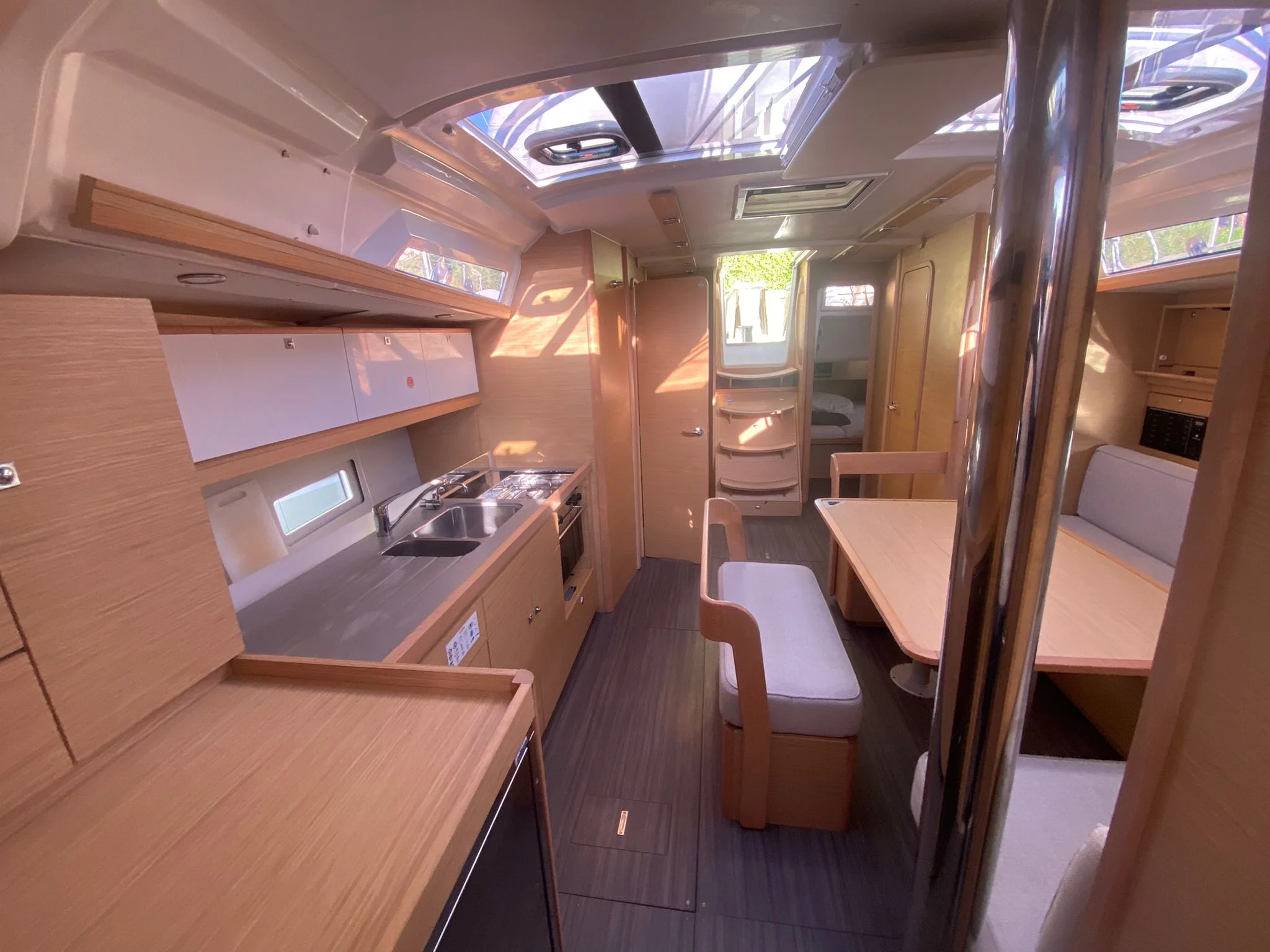 Dufour 430 (Little Mokoro) Interior image - 3