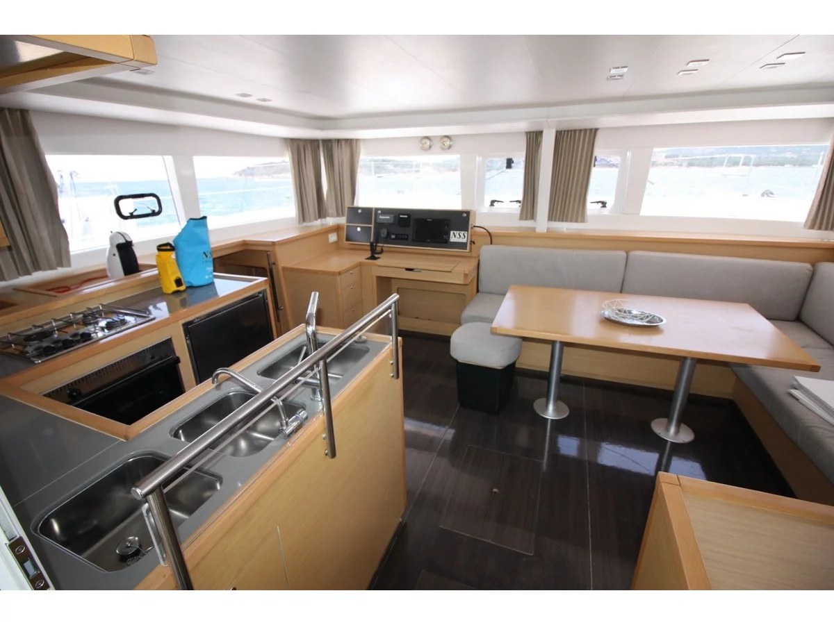 Lagoon 450F (Dugongo (Solar Panels, WM)) Interior image - 3