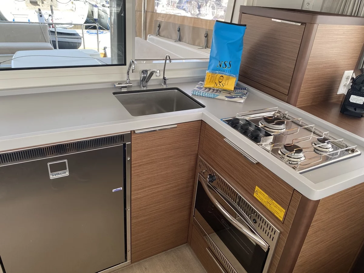 Lagoon 40 (Koralia)  - 21