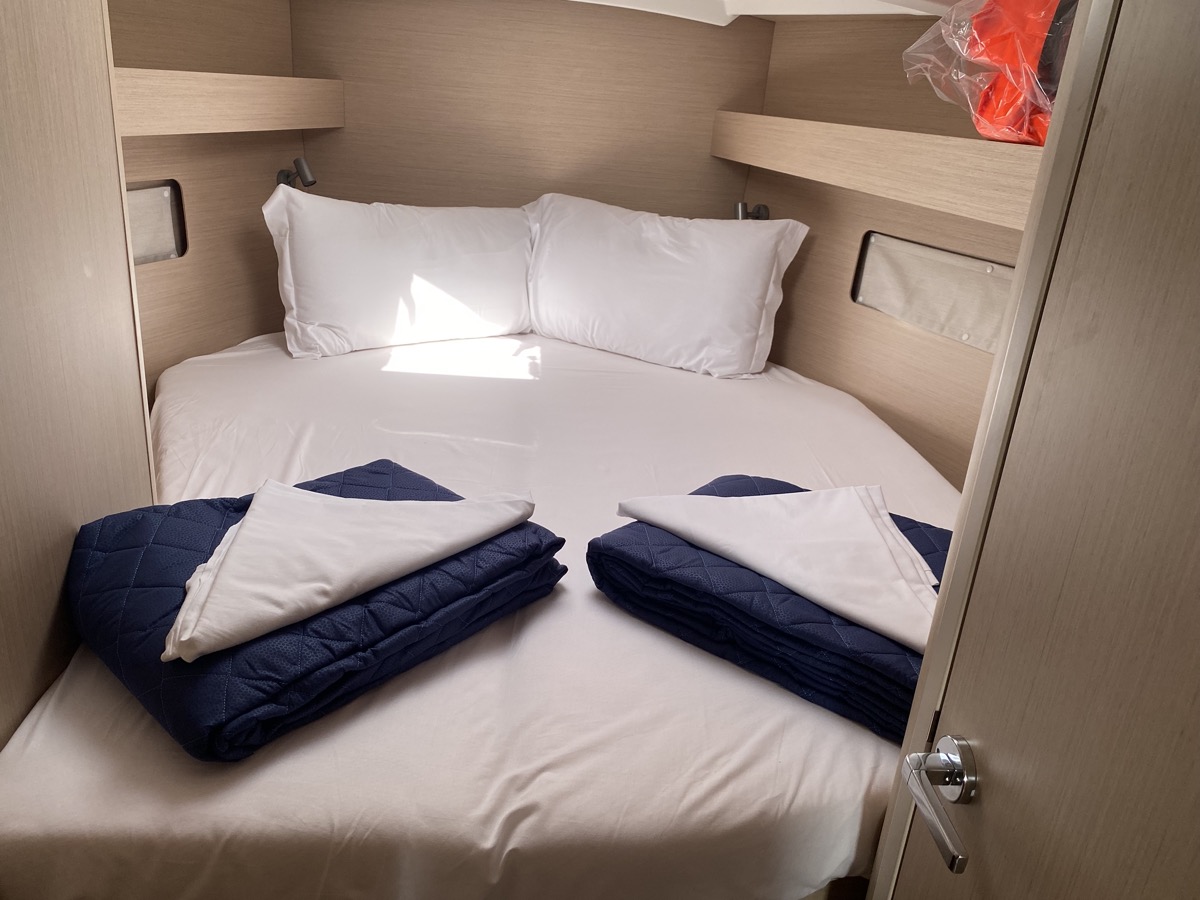 Photo #16 - Oceanis 40.1 (4cab) (Blue Eyes II) en Portisco - 12687