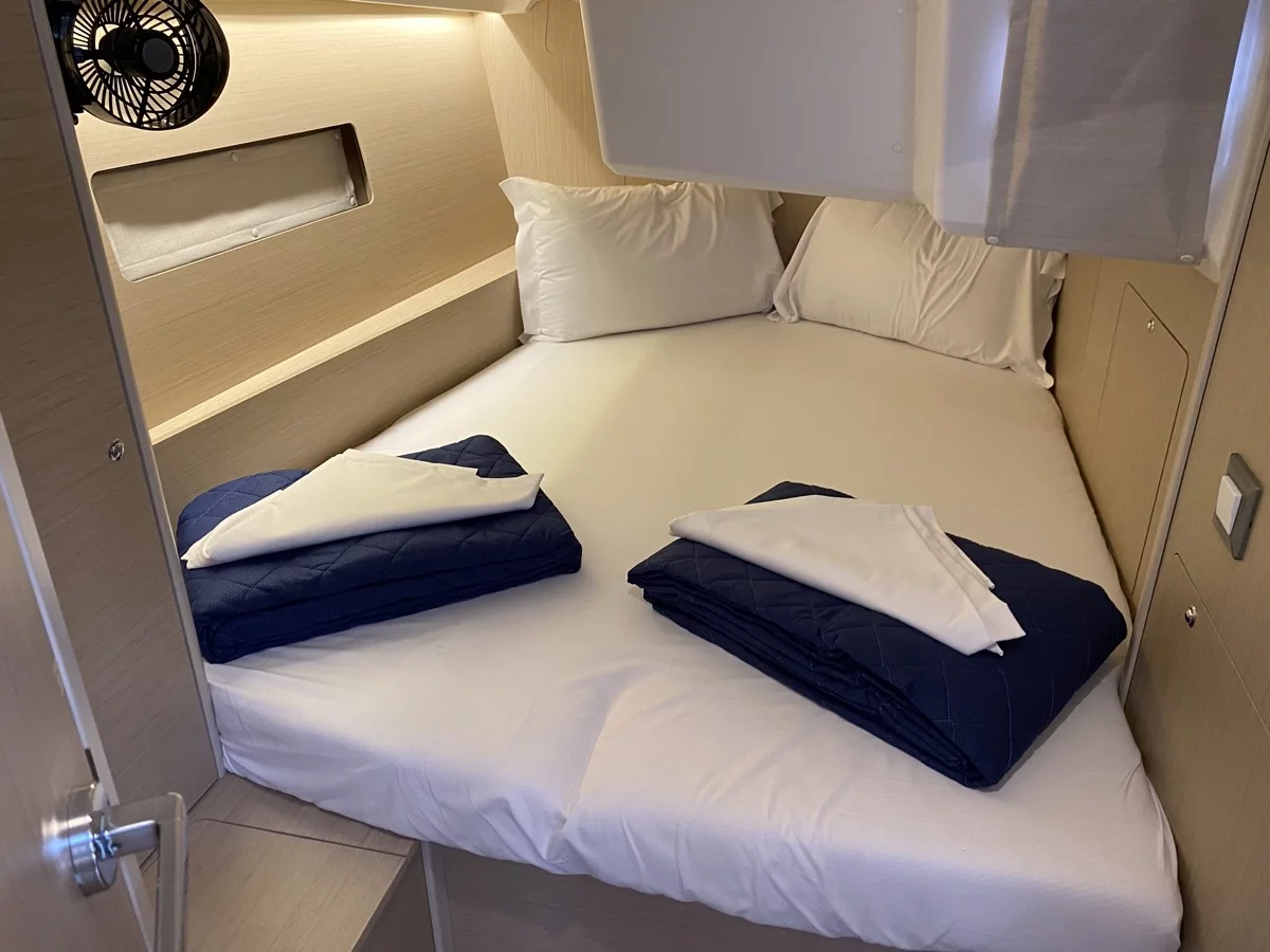 Oceanis 40.1 (4cab) (Blue Eyes II)  - 22
