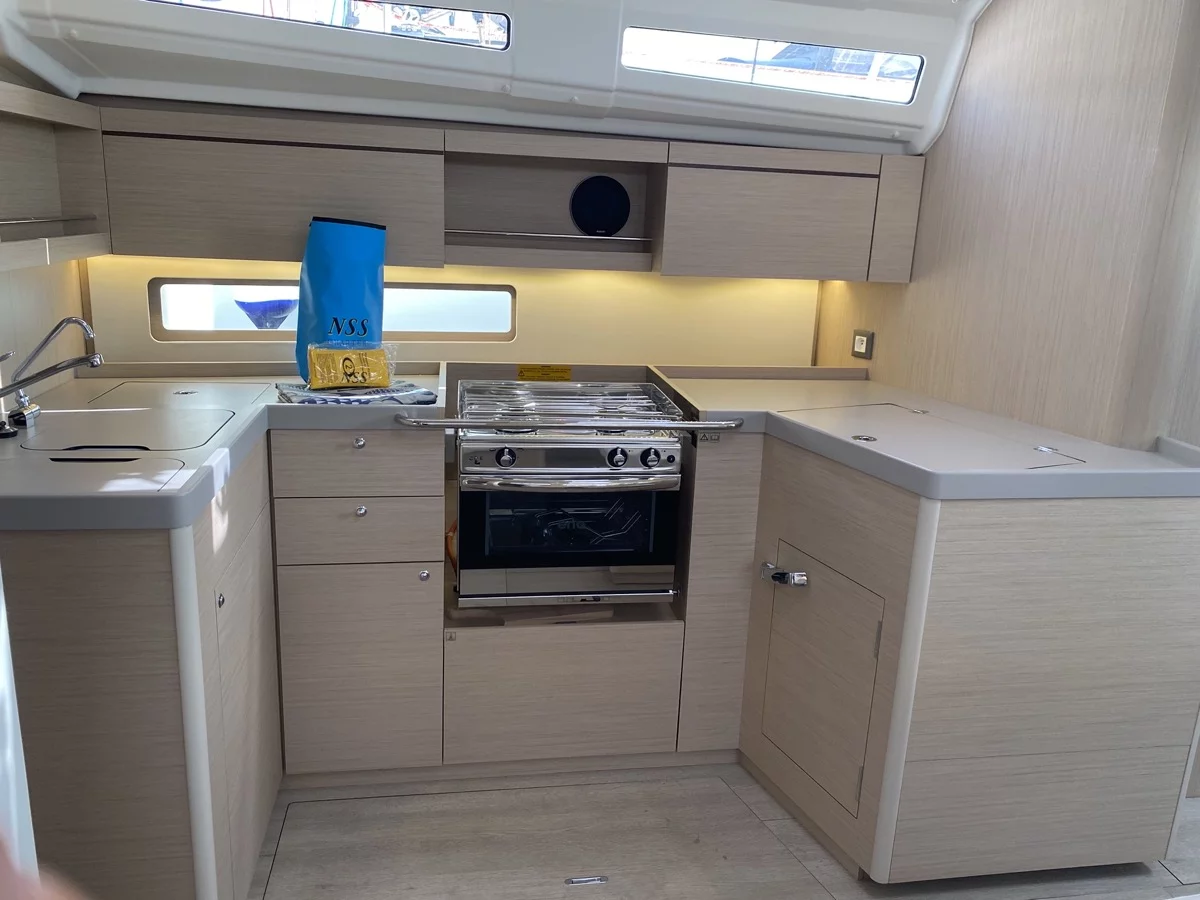 Oceanis 40.1 (4cab) (Blue Eyes II)  - 4