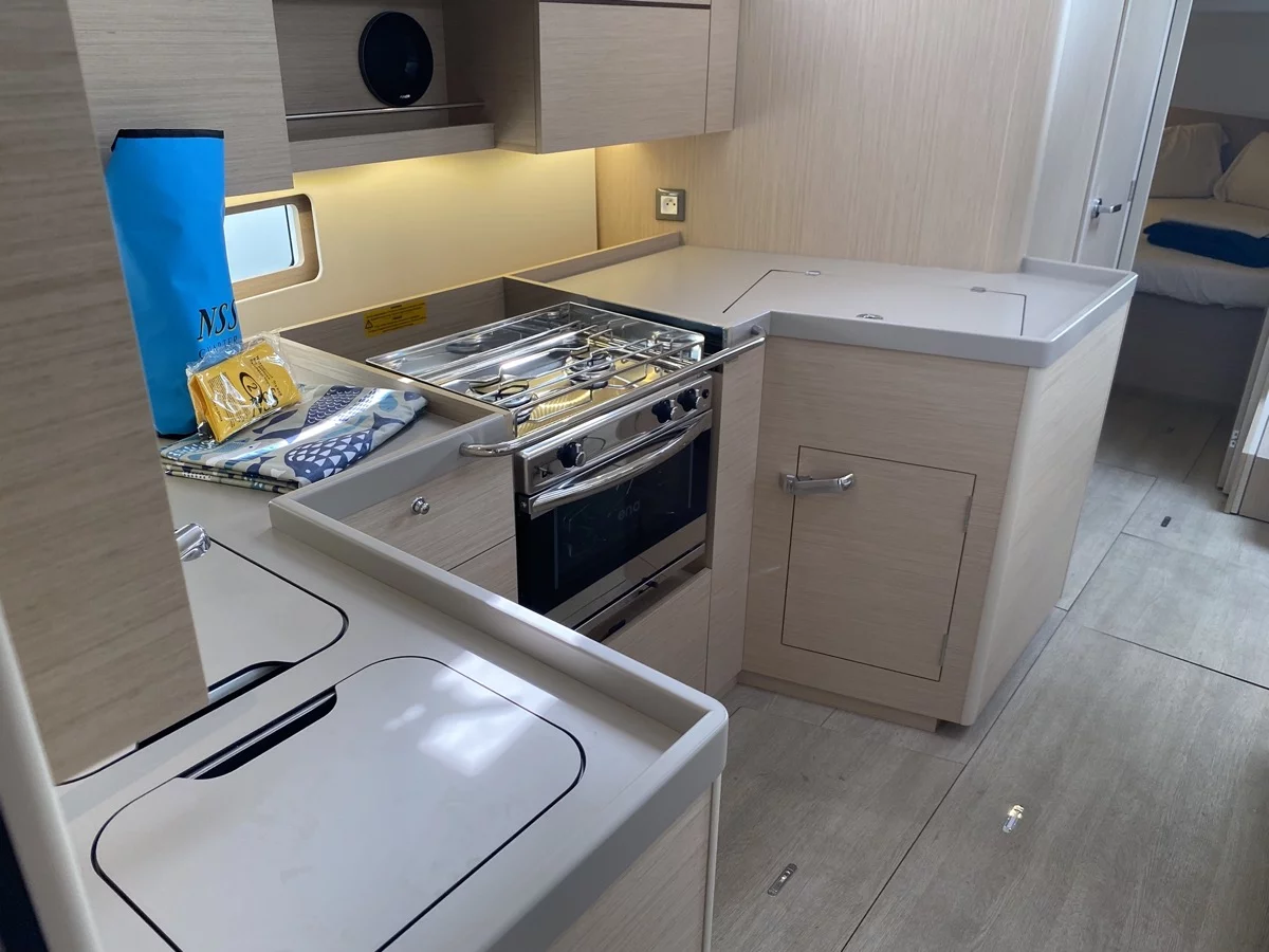 Oceanis 40.1 (4cab) (Blue Eyes II)  - 25