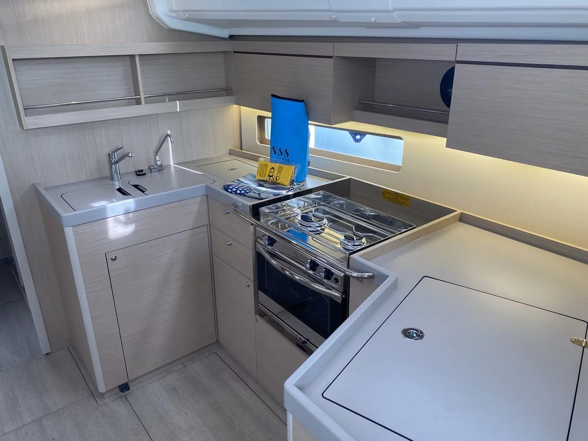 Oceanis 40.1 (4cab) (Blue Eyes II)  - 9