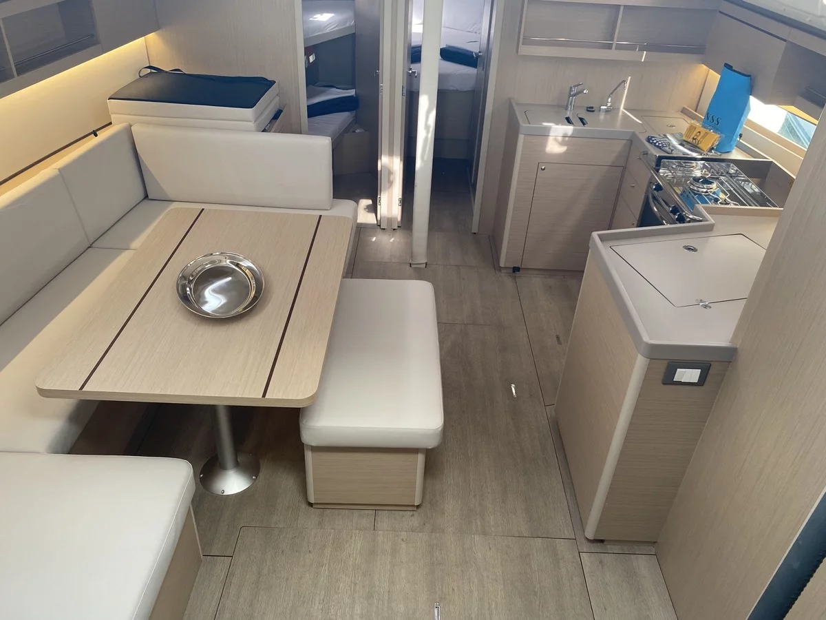 Oceanis 40.1 (4cab) (Blue Eyes II)  - 18