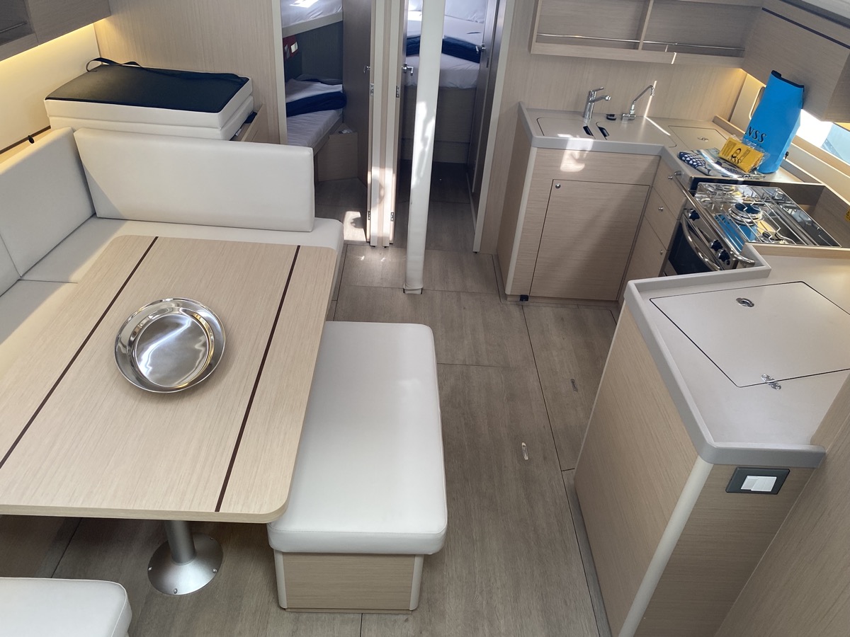 Photo #17 - Oceanis 40.1 (4cab) (Blue Eyes II) en Portisco - 12687