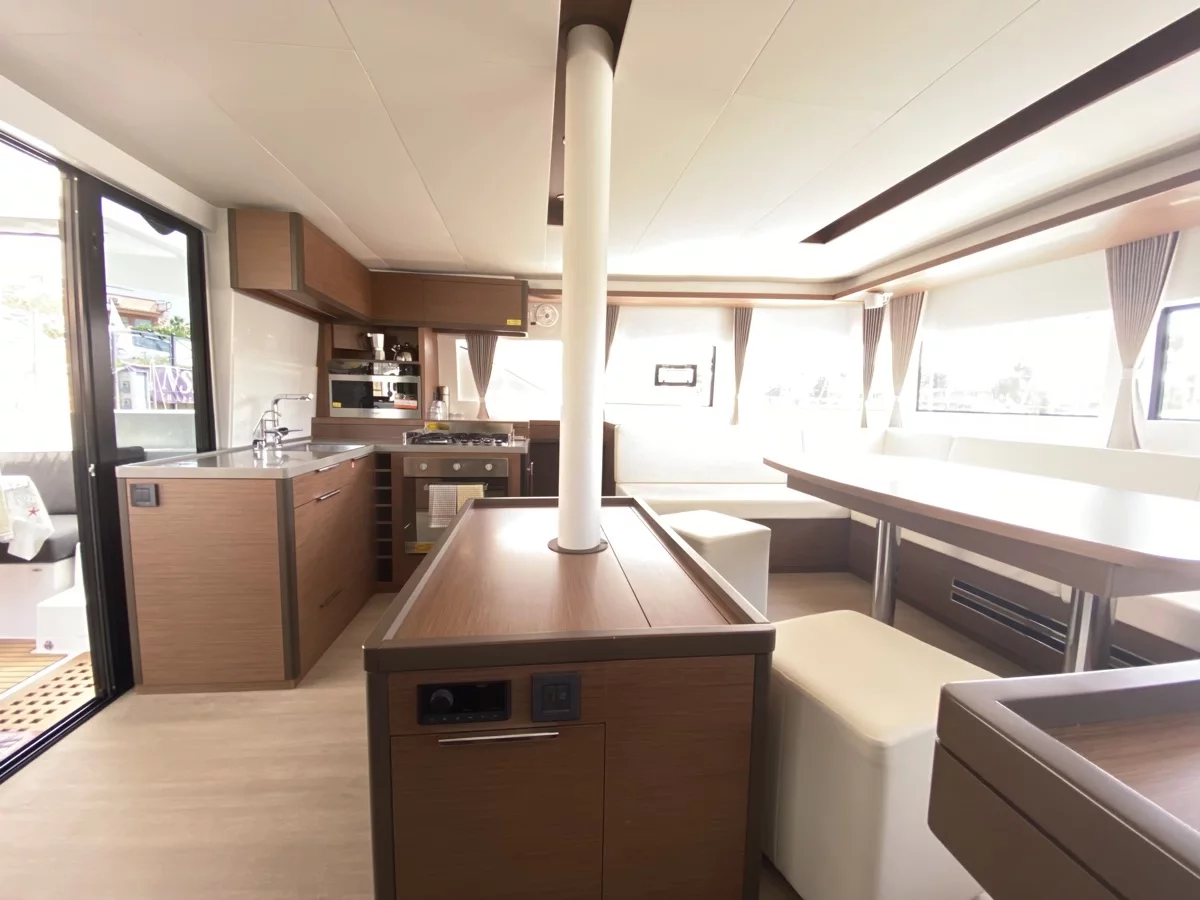 Lagoon 50 (Coraline)  - 2