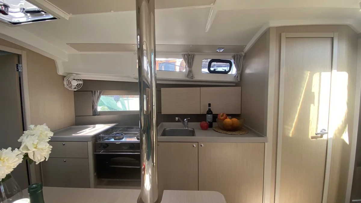 Oceanis 35.1 (Polis)  - 4