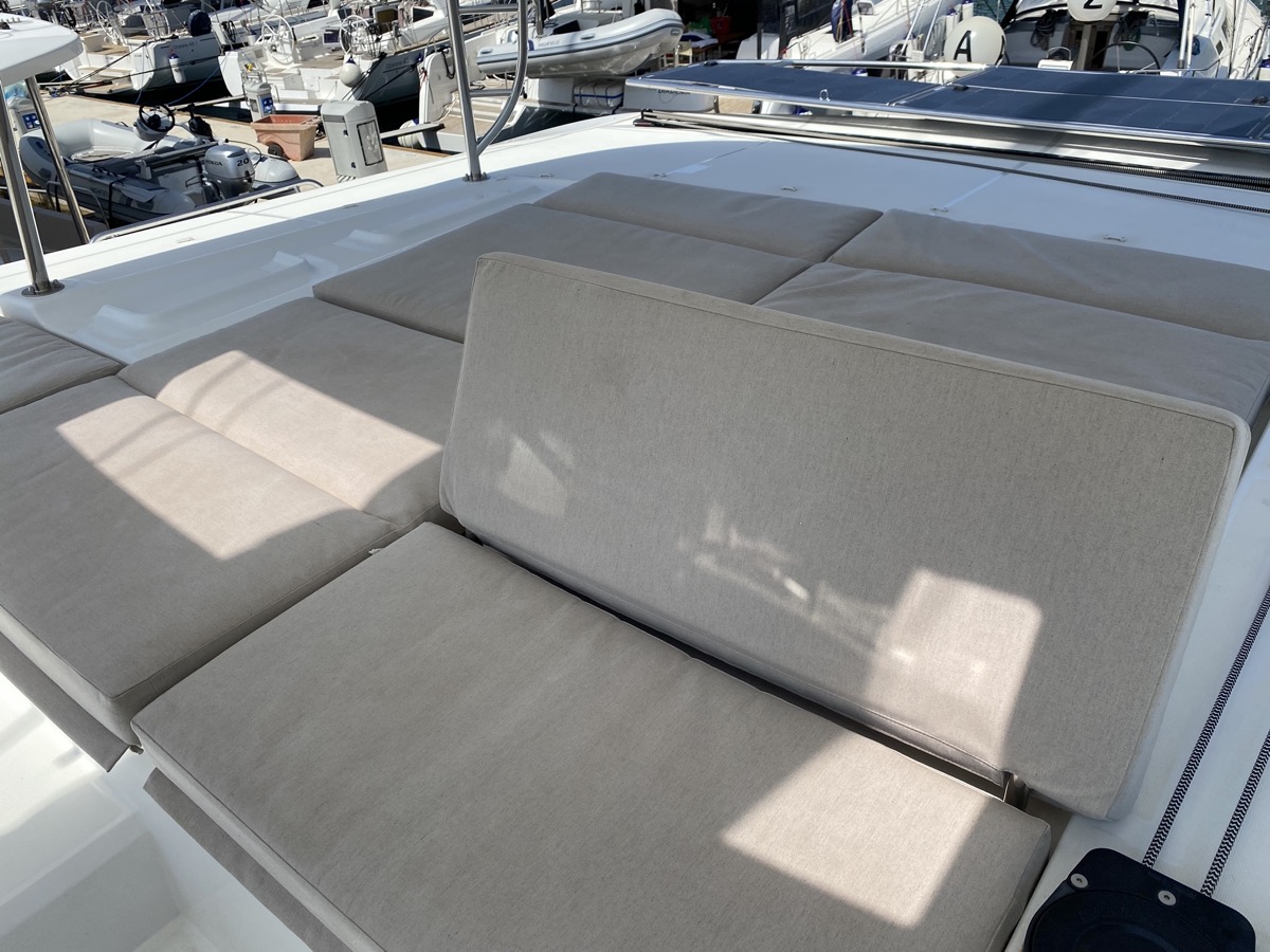 Photo #7 - Lagoon 46 (Rolling Stones (, WM, , Inverter 12/220V)) in Salerno - 11852