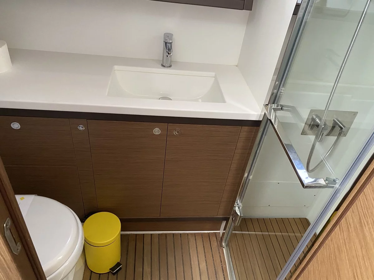 Lagoon 52F (5 cab) (Naka (, WM, , Inverter, Tender Lift))  - 25