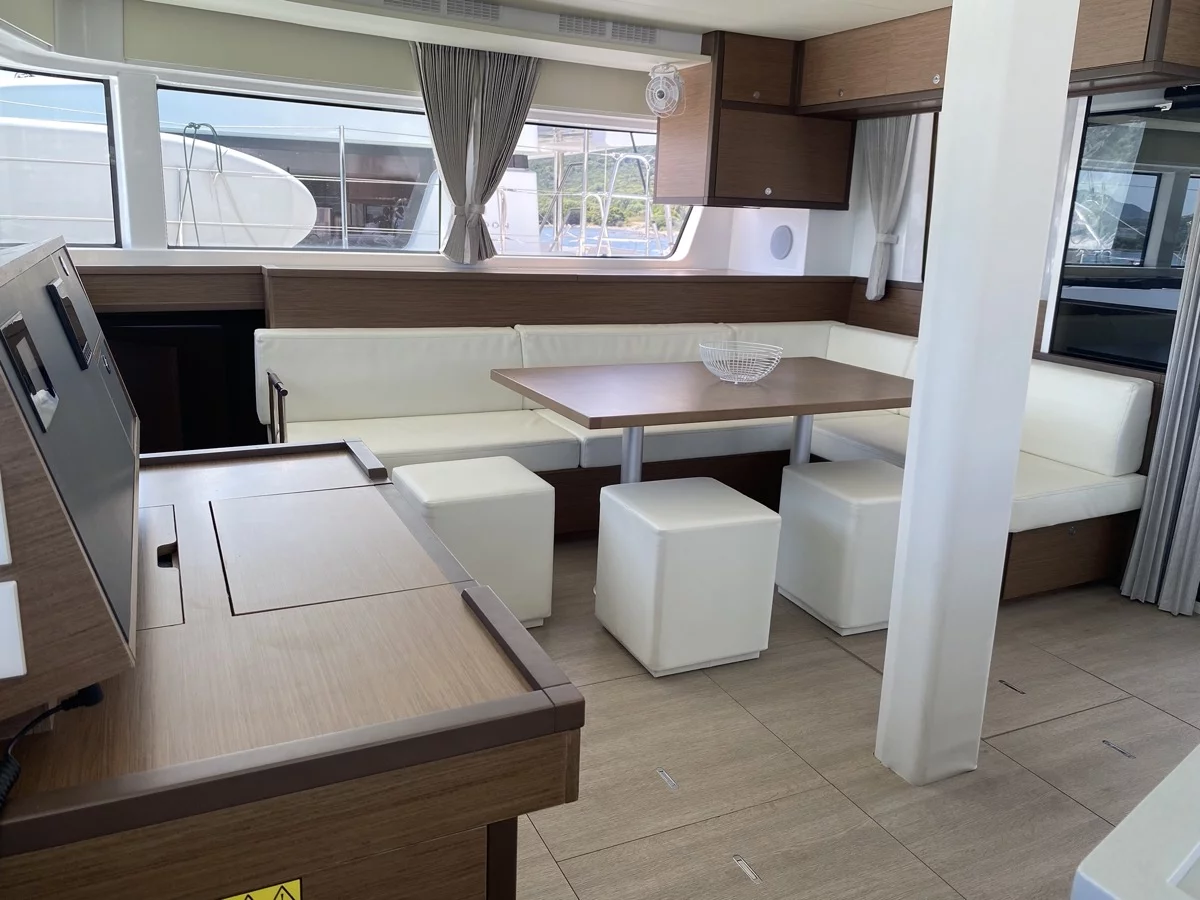 Lagoon 52F (5 cab) (Naka (, WM, , Inverter, Tender Lift))  - 26