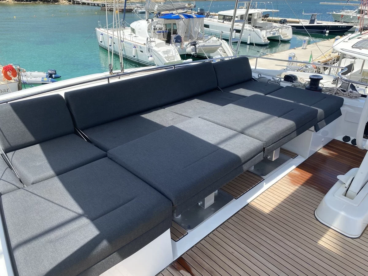 Lagoon 52F (5 cab) (Naka (, WM, , Inverter, Tender Lift))  - 33