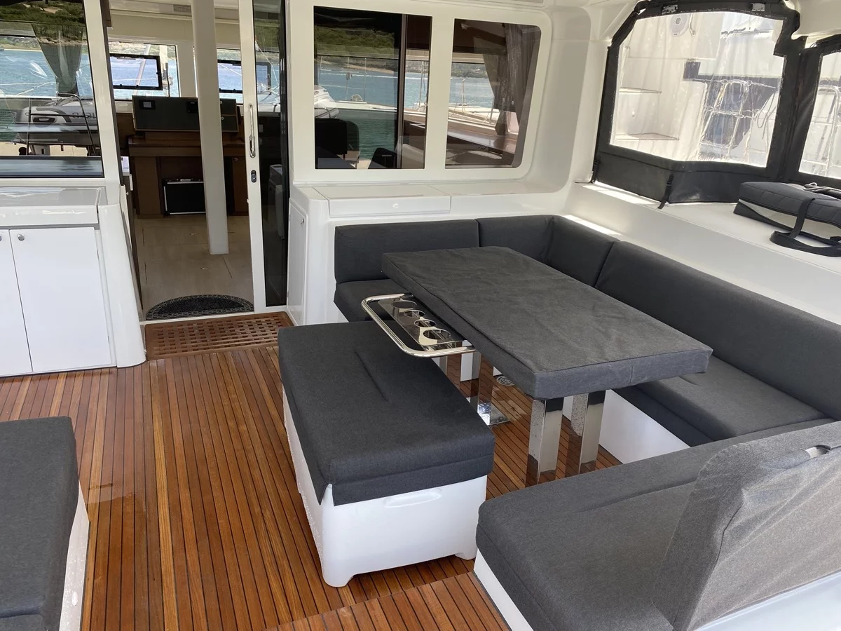 Lagoon 52F (5 cab) (Naka (, WM, , Inverter, Tender Lift))  - 39