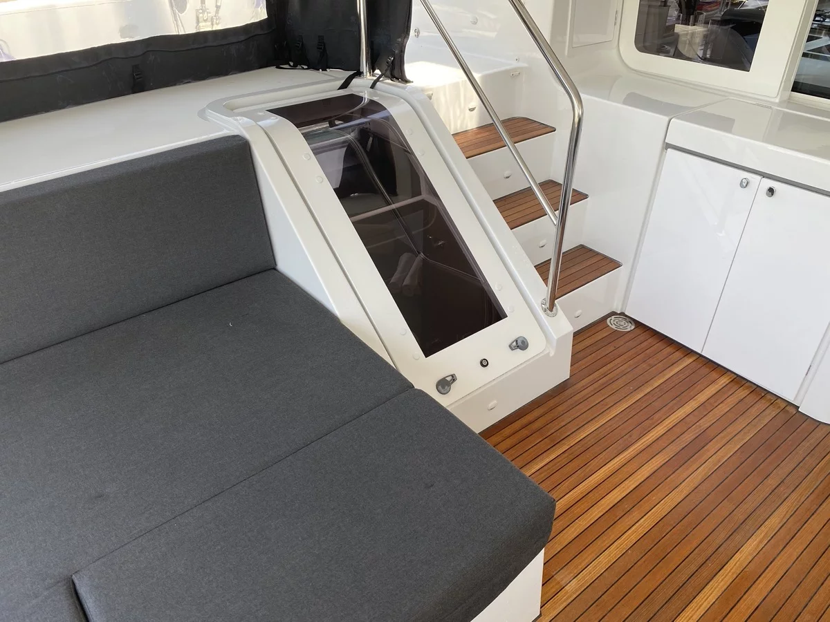 Lagoon 52F (5 cab) (Naka (, WM, , Inverter, Tender Lift))  - 5