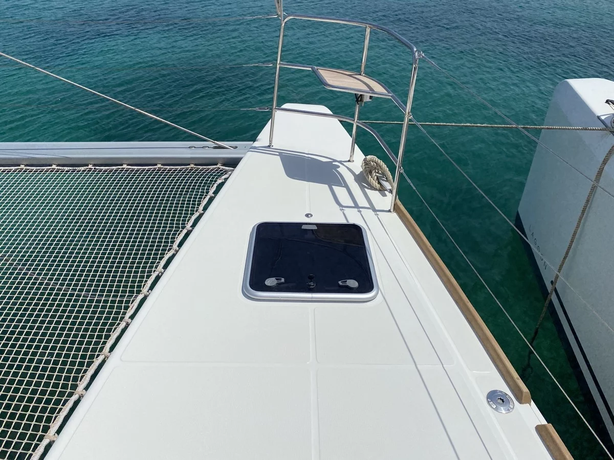 Lagoon 52F (5 cab) (Naka (, WM, , Inverter, Tender Lift))  - 13