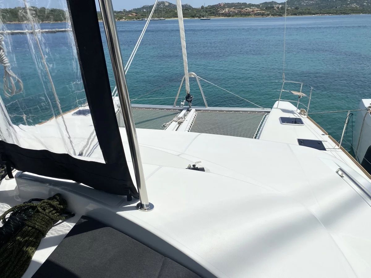 Lagoon 52F (5 cab) (Naka (, WM, , Inverter, Tender Lift))  - 37