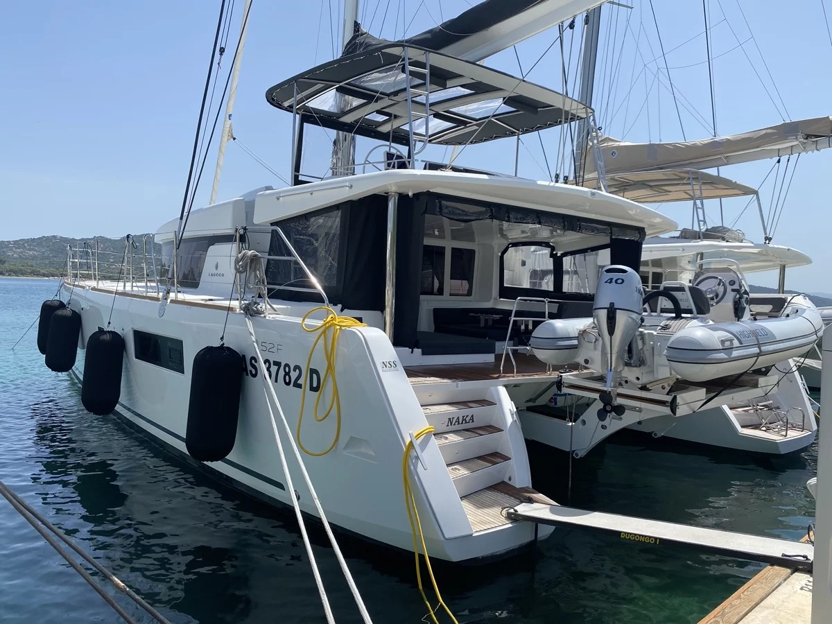 Lagoon 52F (5 cab) (Naka (, WM, , Inverter, Tender Lift))  - 18