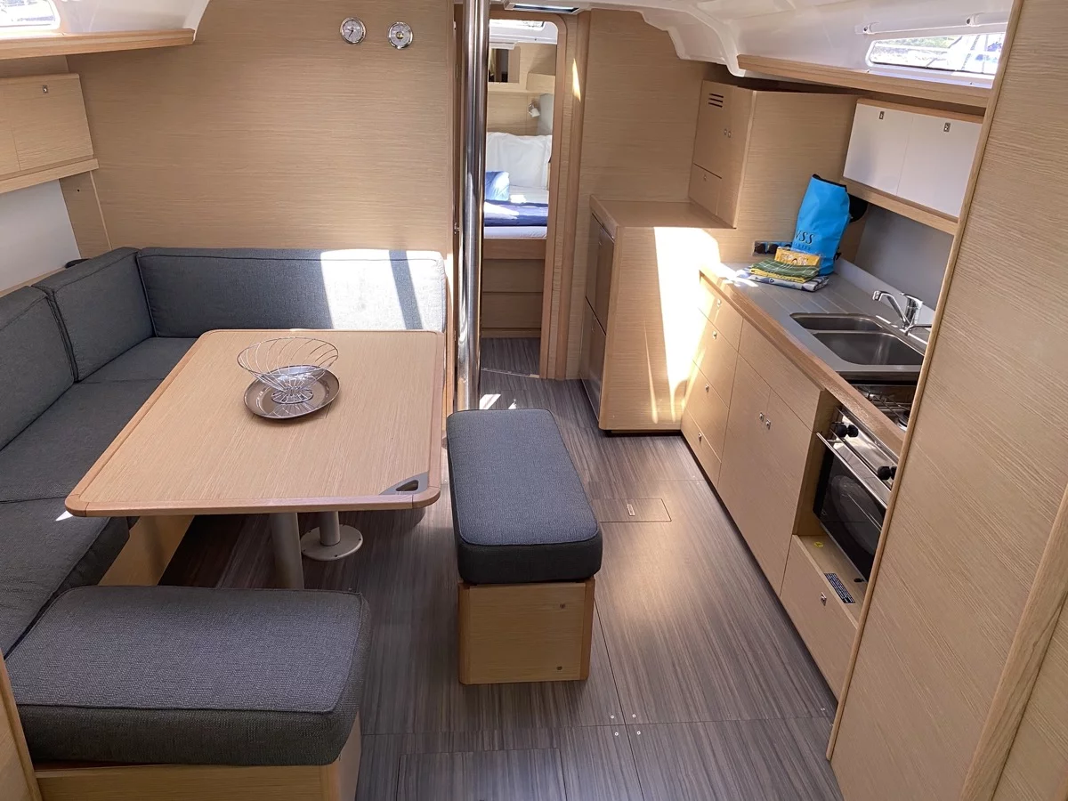 Dufour 430 Grand Large (Pavo)  - 10