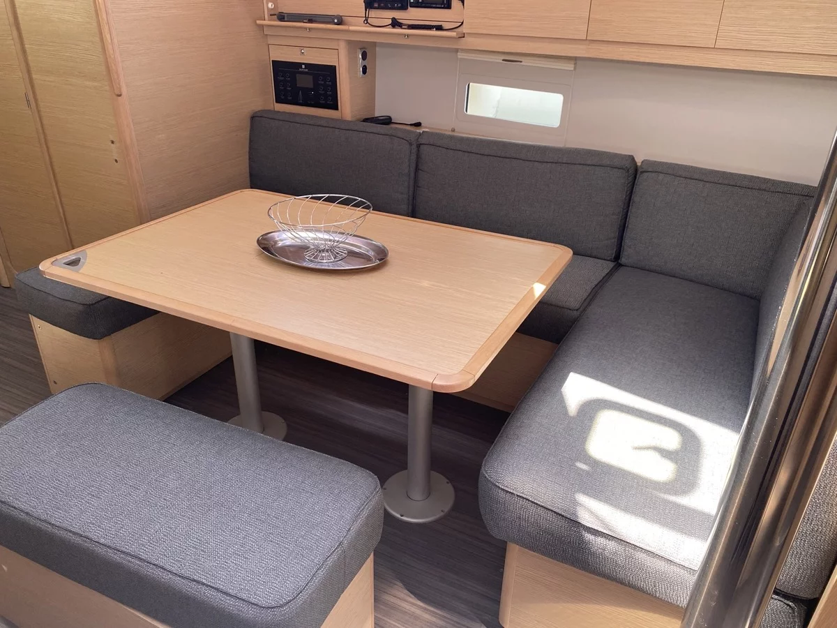 Dufour 430 Grand Large (Pavo)  - 14