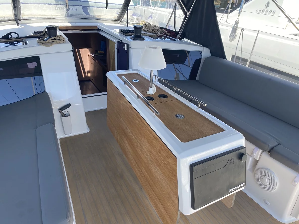Dufour 430 Grand Large (Pavo)  - 2