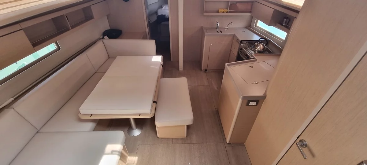 Oceanis 40.1 (3cab) (Aries)  - 6