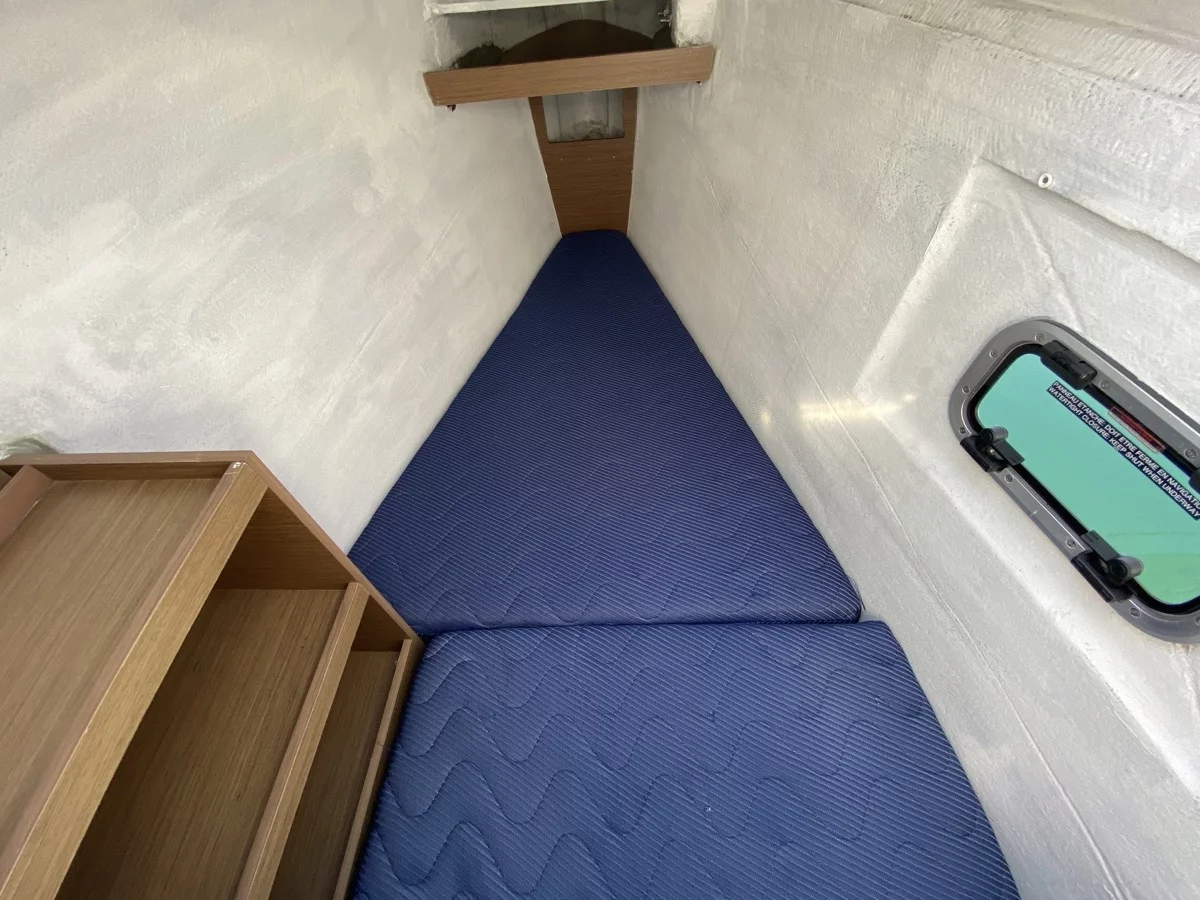 Lagoon 42 (Blue Eyes (WM, Inverter, Fans))  - 7