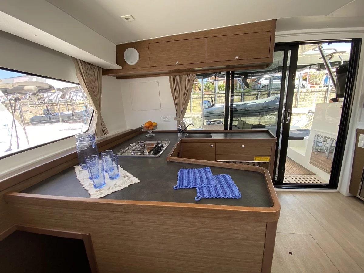 Lagoon 42 (Blue Eyes (WM, Inverter, Fans))  - 27