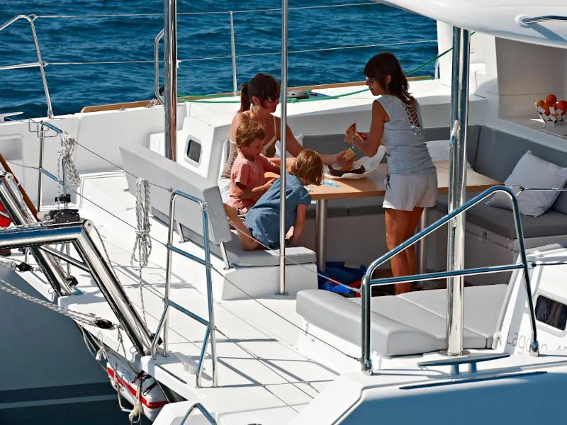 Lagoon 450 Flybridge (Caliente)  - 14