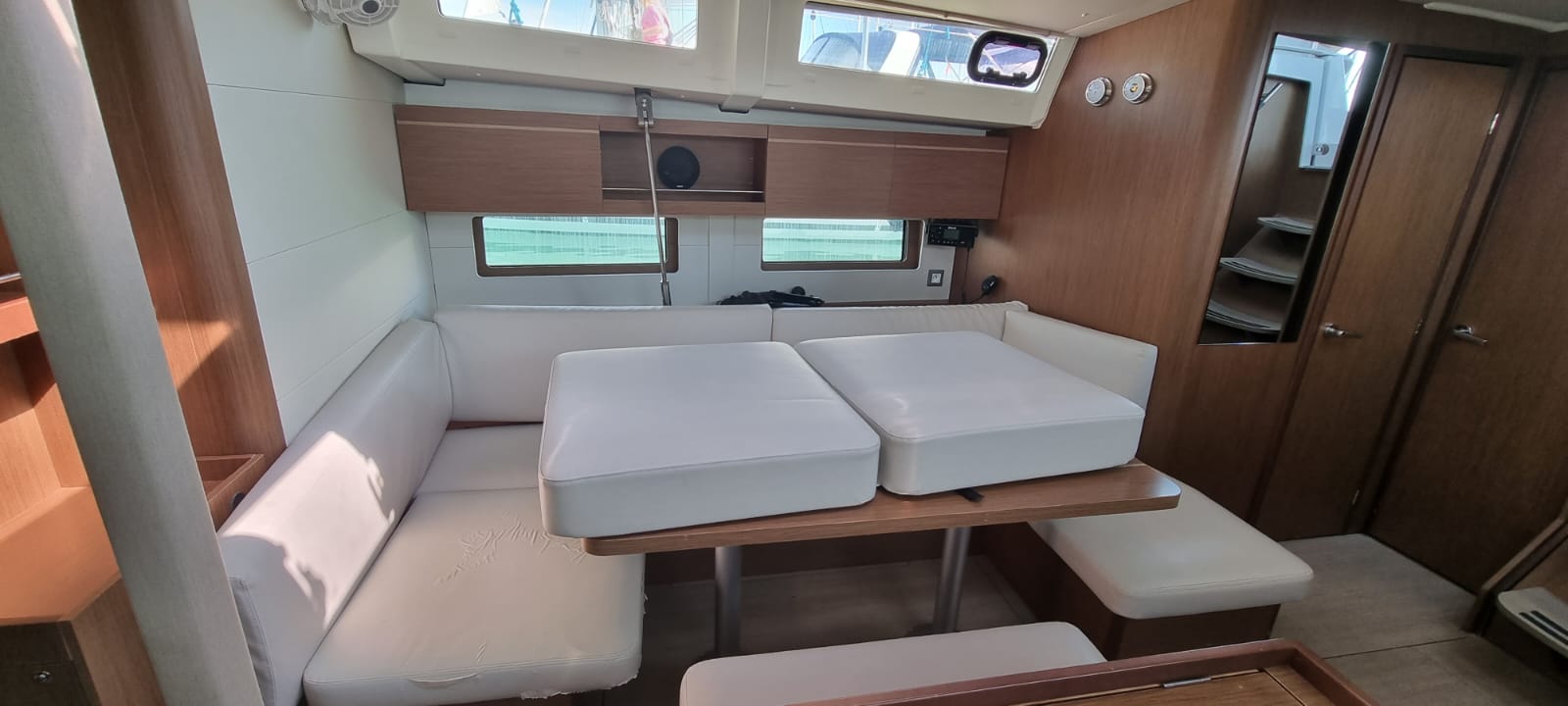 Photo #3 - Oceanis 46.1 (4cabs-2heads) (Electra (Inverter)) in Portisco - 9759