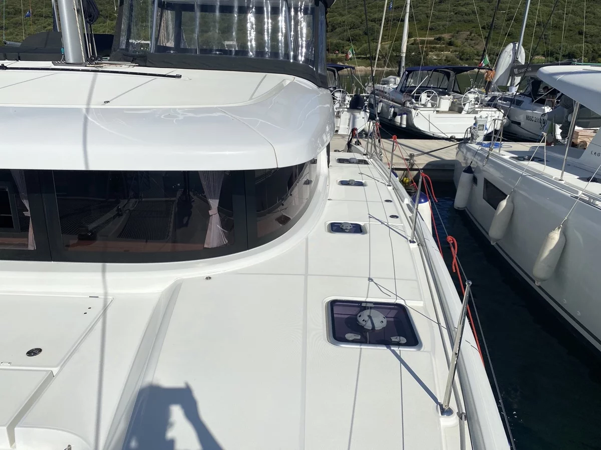 Lagoon 42 (Diadema (, WM, , Inverter))  - 1
