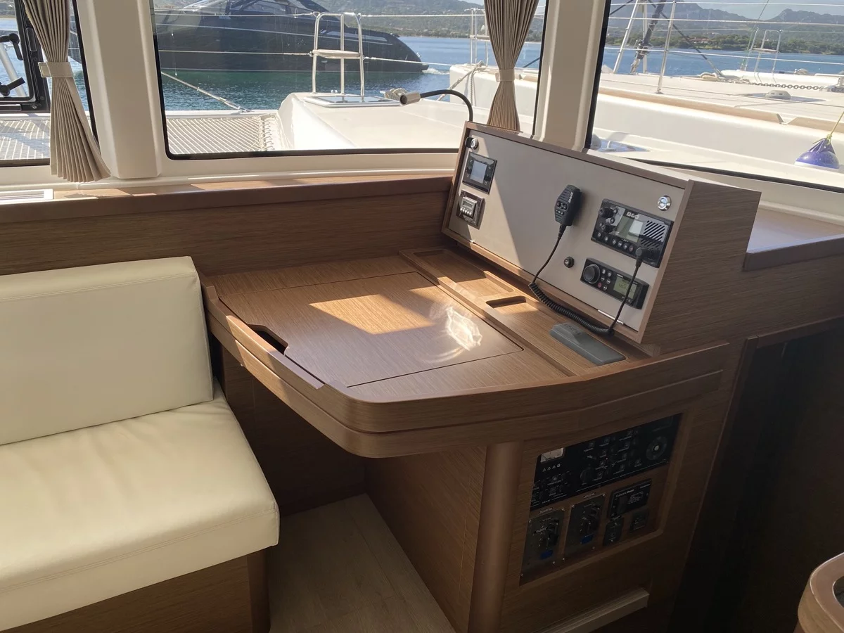 Lagoon 42 (Diadema (, WM, , Inverter))  - 12