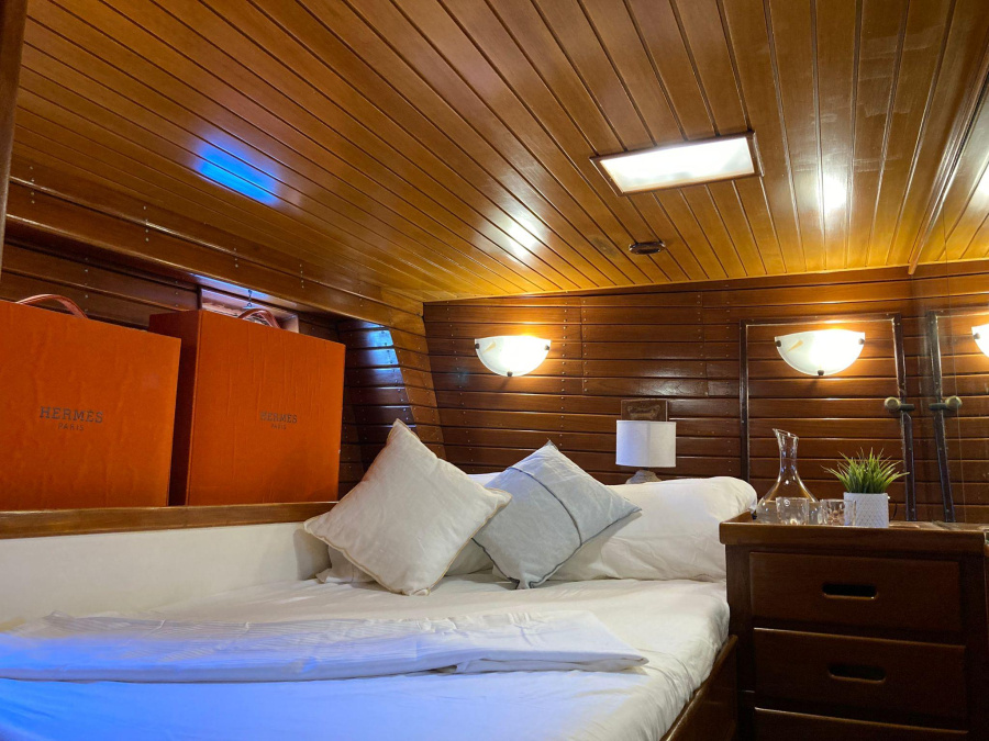 GRAND BANKS 72 — photo 10