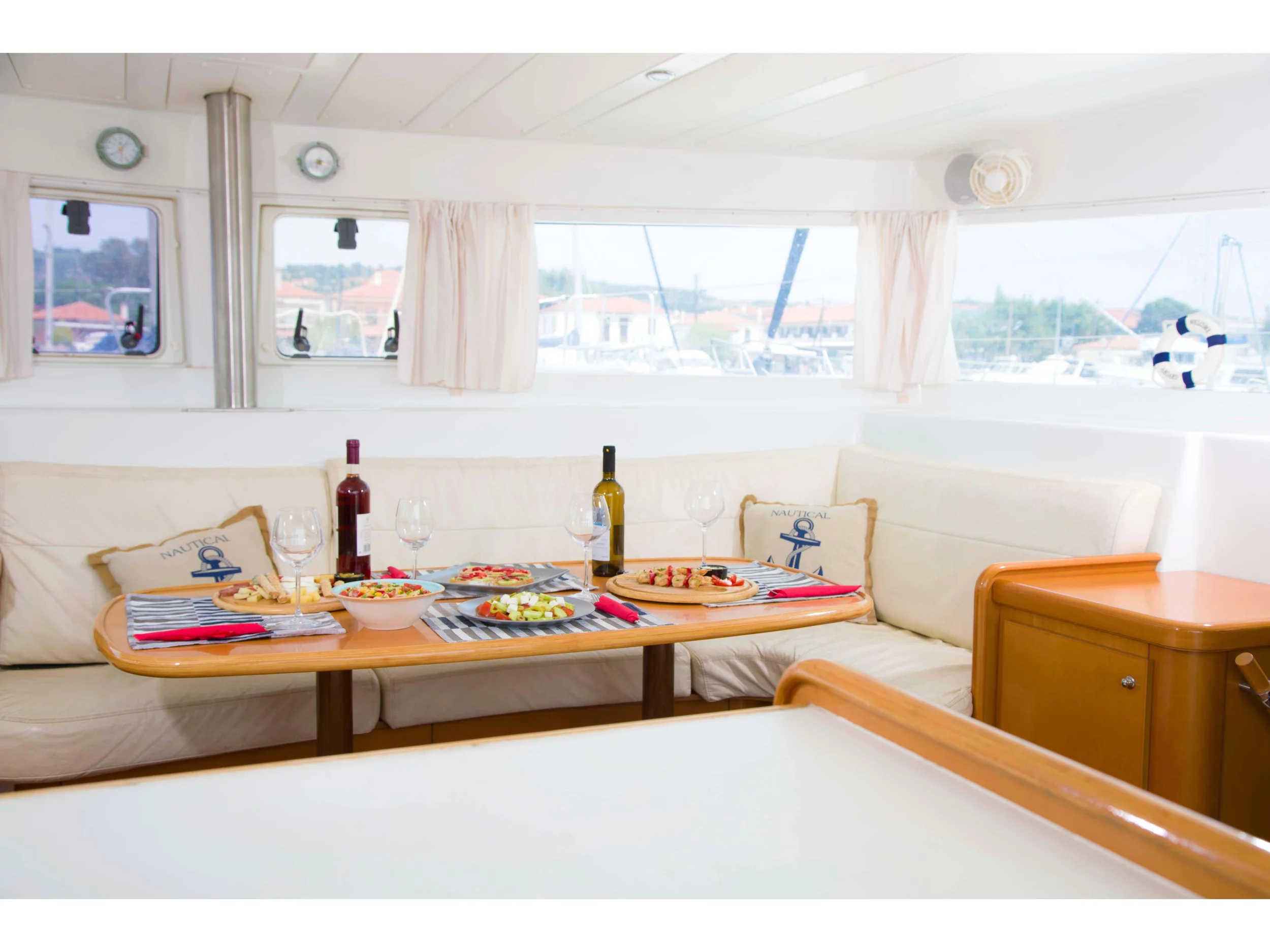 Lagoon 420 (Dynamis) Interior image - 7