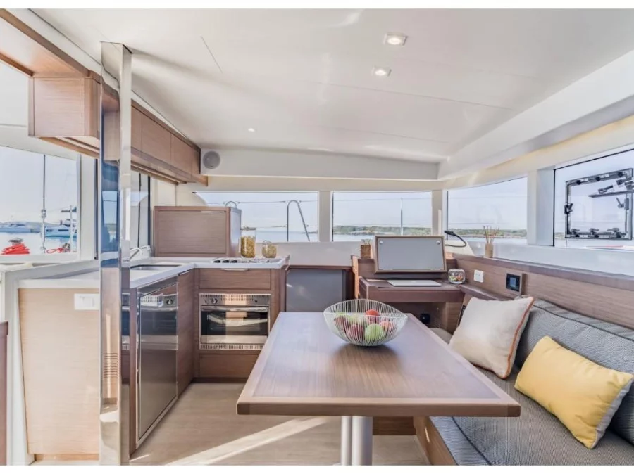 Lagoon 40 (MIGNONNE) Interior image - 1