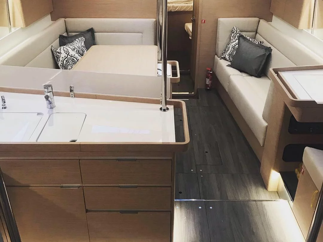 Elan Impression 45 (Betelgeuse (Electric Heads, Inverter)) Interior image - 10