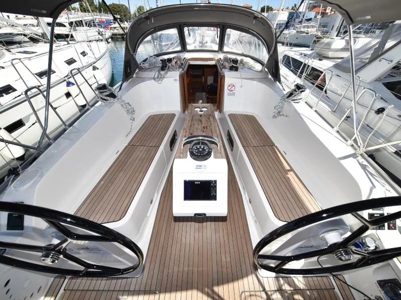 Bavaria Cruiser 41 (NIXIE)  - 52