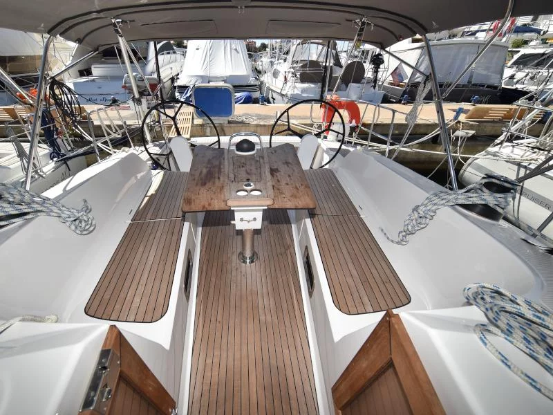 Bavaria Cruiser 41 (NIXIE)  - 76