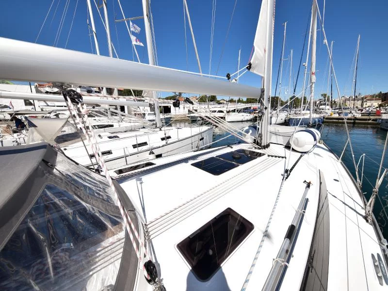 Bavaria Cruiser 41 (NIXIE)  - 40