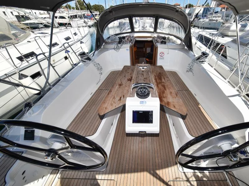 Bavaria Cruiser 41 (NIXIE)  - 64