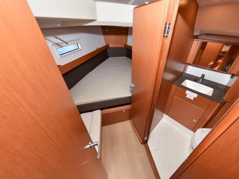 Bavaria Cruiser 41 (NIXIE)  - 41