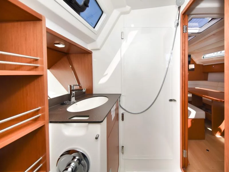 Bavaria Cruiser 41 (NIXIE)  - 24