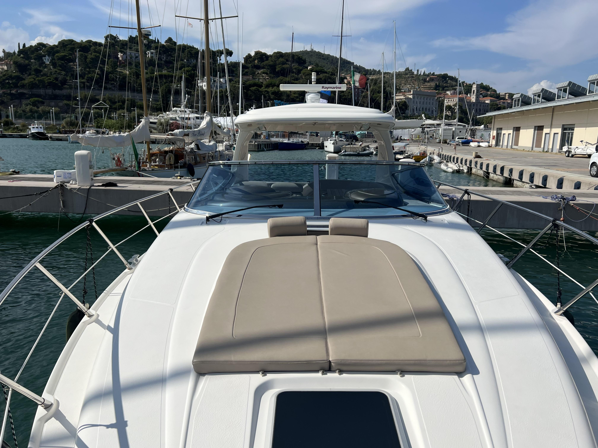 Photo #2 - Sealine S 42 (Orca) in Imperia - 14077