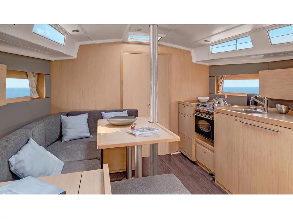 Oceanis 38.1 (Missy) Interior image - 12