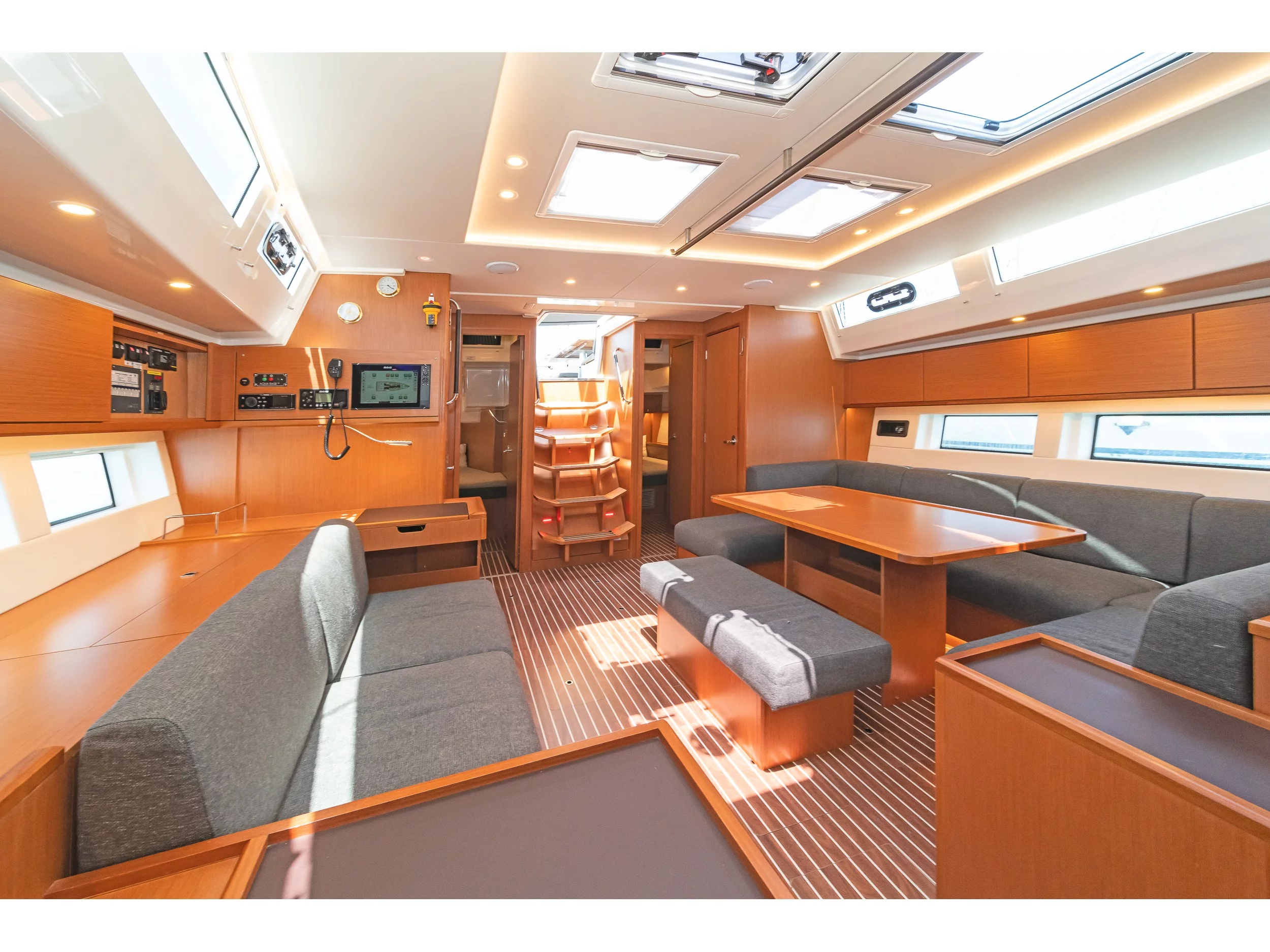 Bavaria C57 (Seacret) Interior image - 4