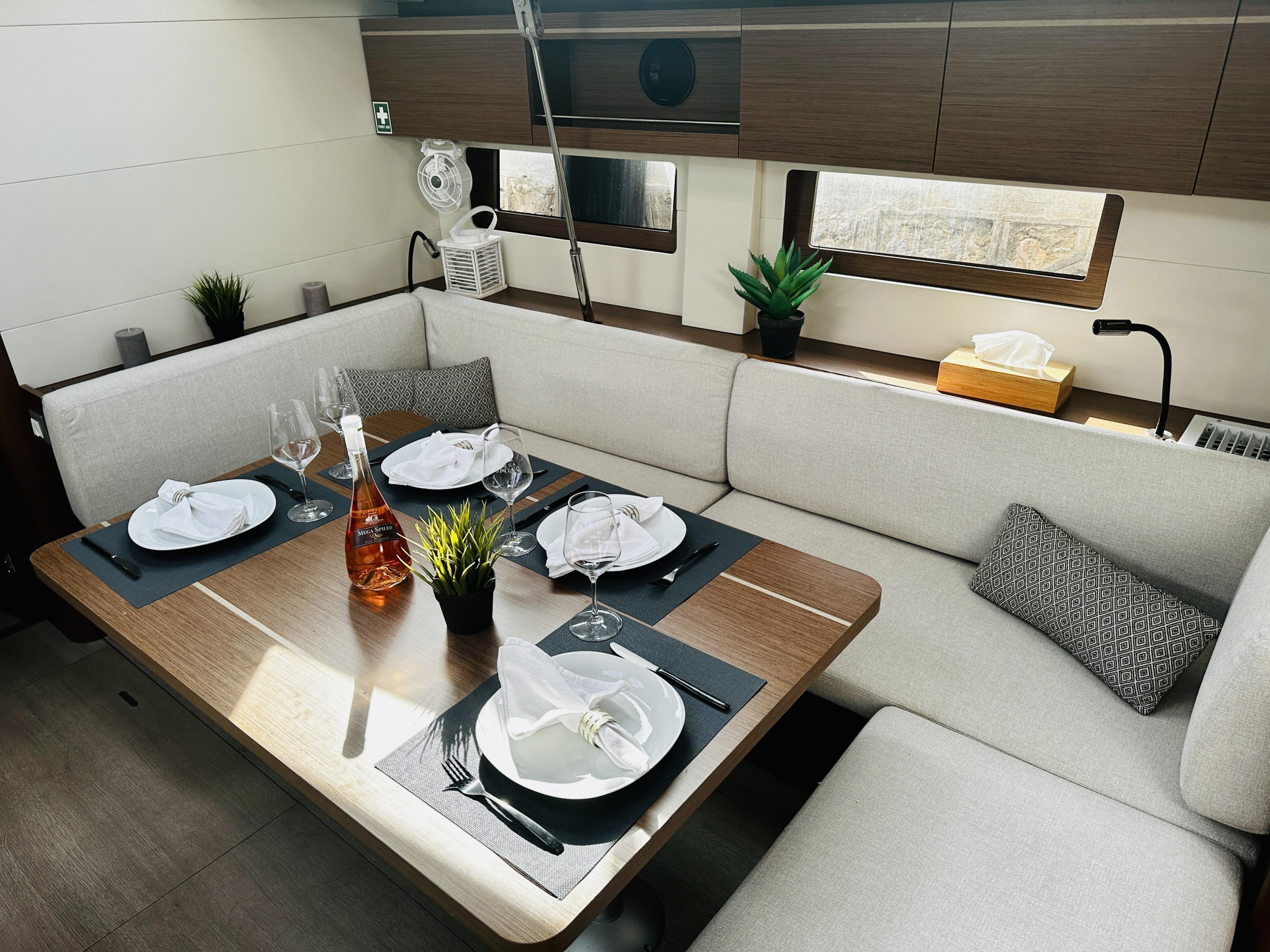 Photo #4 - Oceanis 51.1/ 3 cabins - owner's version (Okeanos) en Atenas - 11083