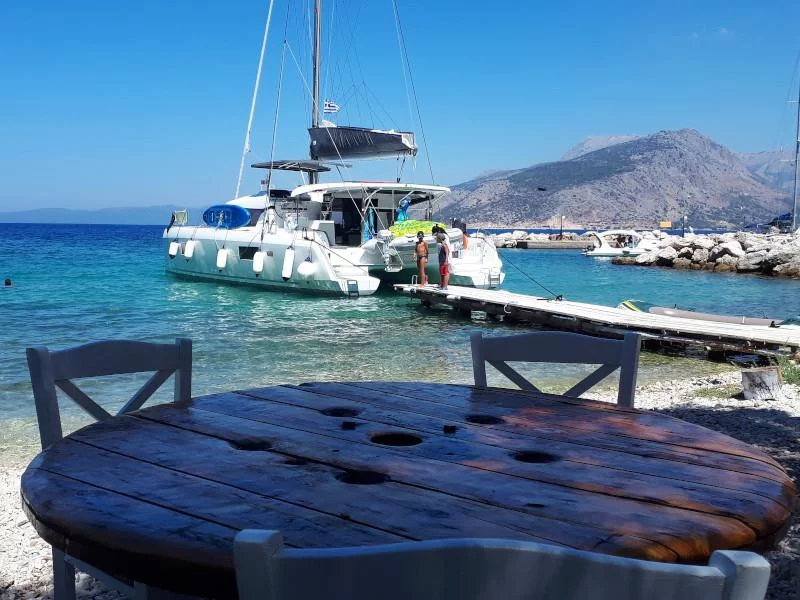 Lagoon 42 (Elysium crewed - VIP equipped)  - 16