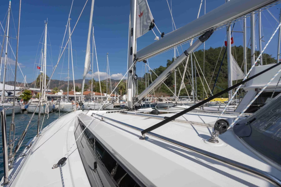Bavaria C42 (Joy)  - 6
